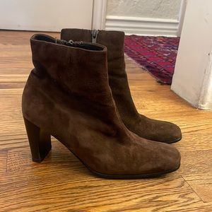 Vintage Bakers Ankle Square Toe Boots! Perfect for Fall or Spring